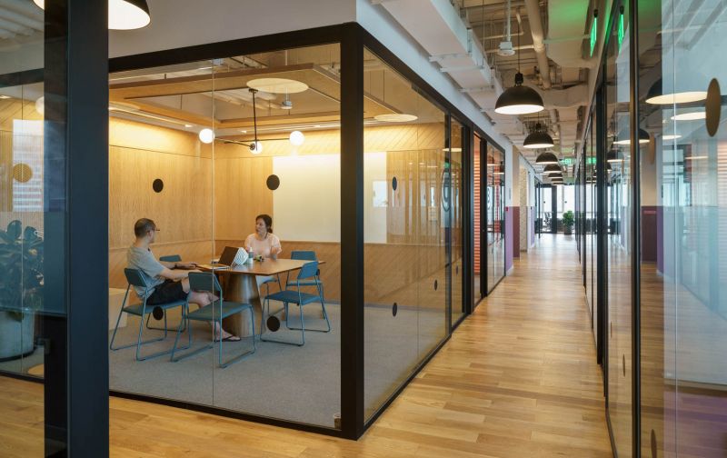 让wework的联合办公空间设计与众不同  wework的办公室往往呈现出一种
